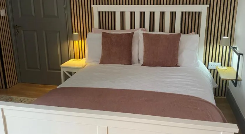 Double Room with a Mountain View - Image 1
