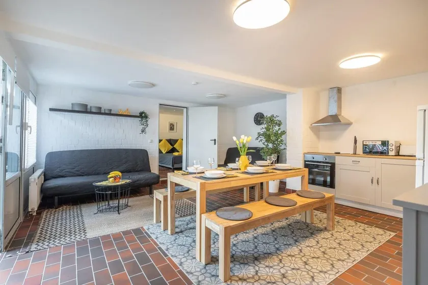 Hamburg City Apartment - Image 1