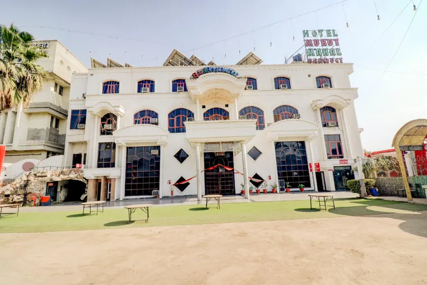 Hotel O Mukut Mahal - Image 1