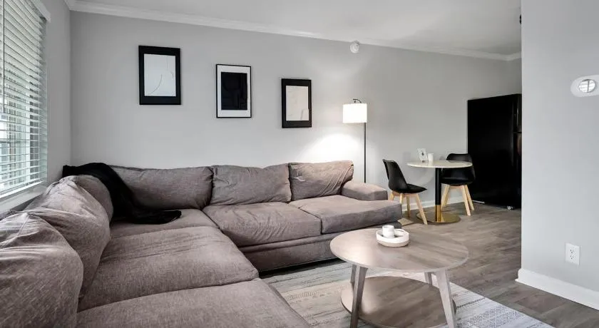 Black And White 1 BR by Ryan Korban - Image 1