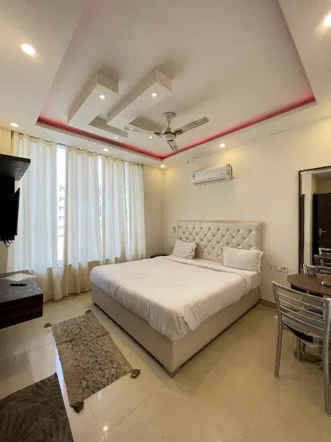 Hotel AV Continental - Image 1