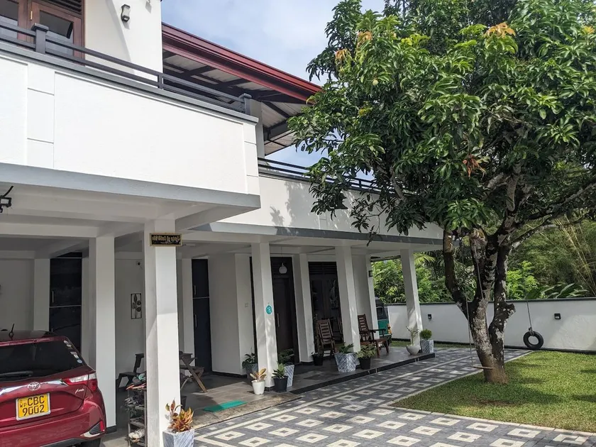 SR Home Stay - Image 1