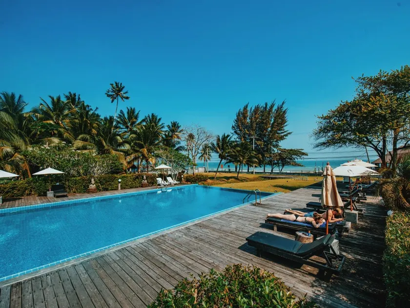 Nana Beach Hotel & Resort - Image 1