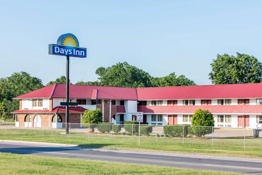 Hotel Muskogee - Image 1