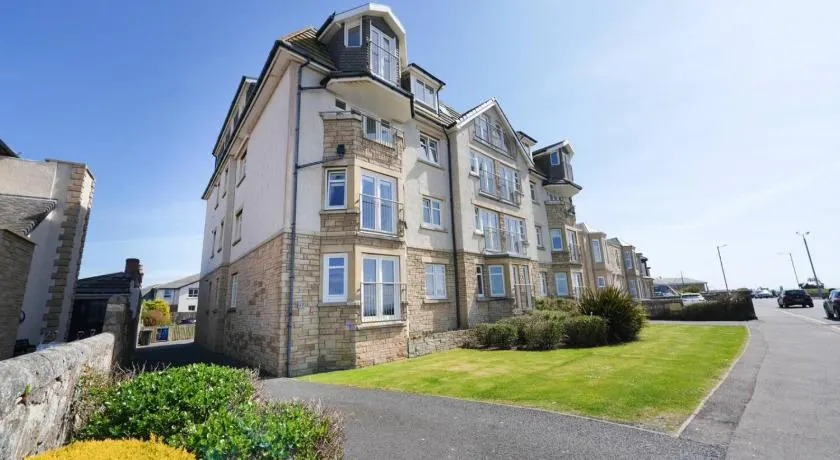 Caledonia by the Sea - Image 1