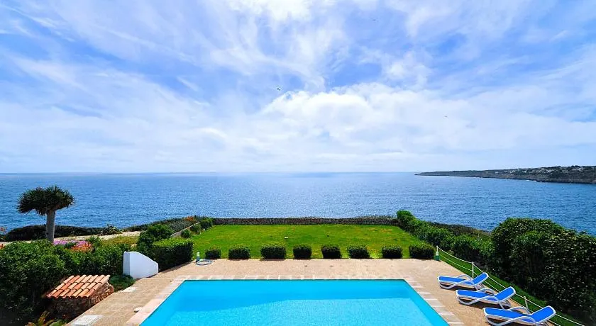 VILLA HELIOS Villa en Cala Pi con vistas despejadas - Image 1