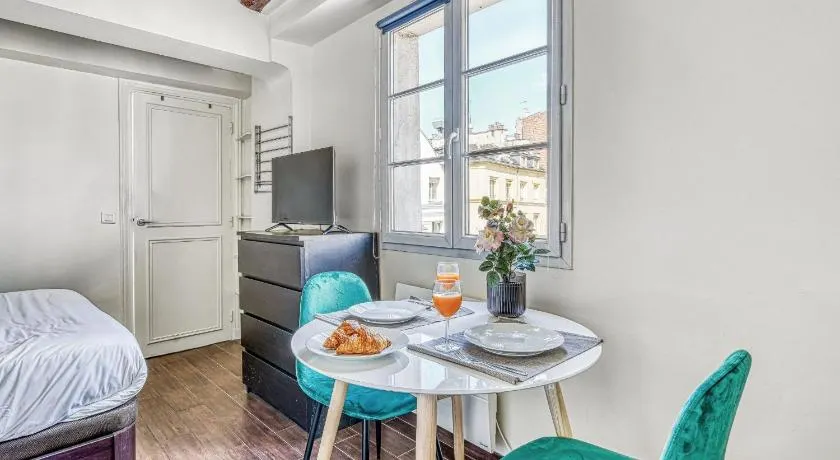 Jardin des Plantes Private Apartment - Image 1