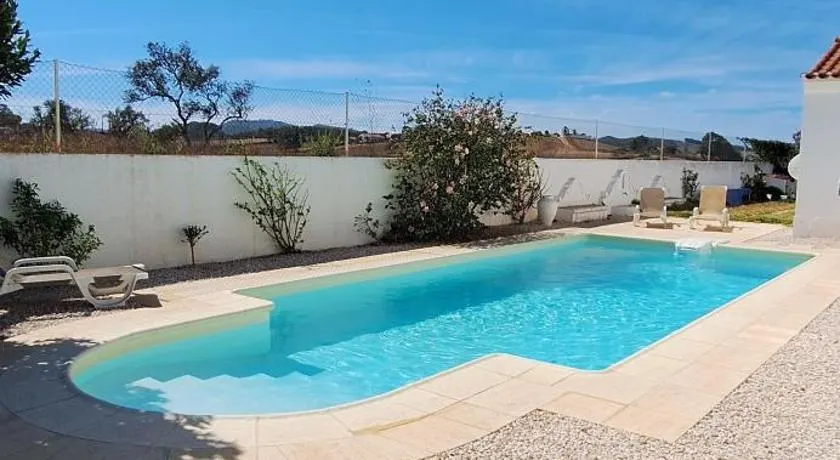 Portela Guesthouse - Image 1