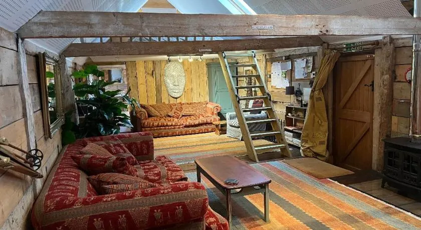 Quirky Barn Conversion Crowhurst Battle - Image 1