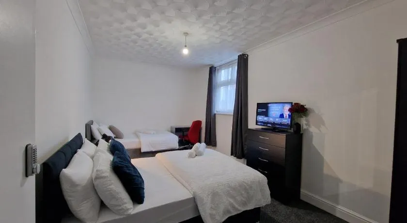 Nice Living Serviced Accommodations Leicester - Image 1