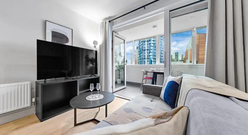 Stylish Retreats on Olympic Way - Image 1