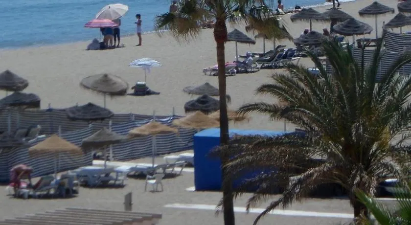 Appartement de luxe à Los Boliches près de la plage avec piscine partagée et Wi-Fi - Image 1
