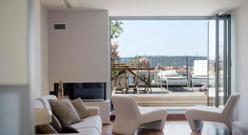 Luxury Penthouse Apartment - Image 1