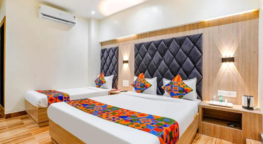 Hotel Riza Nesco Bombay Exhibition Centre Goregoan - Image 1