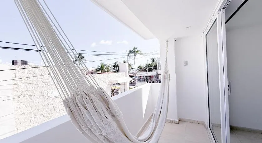 Rustic Hotel Isla Mujeres - Image 1
