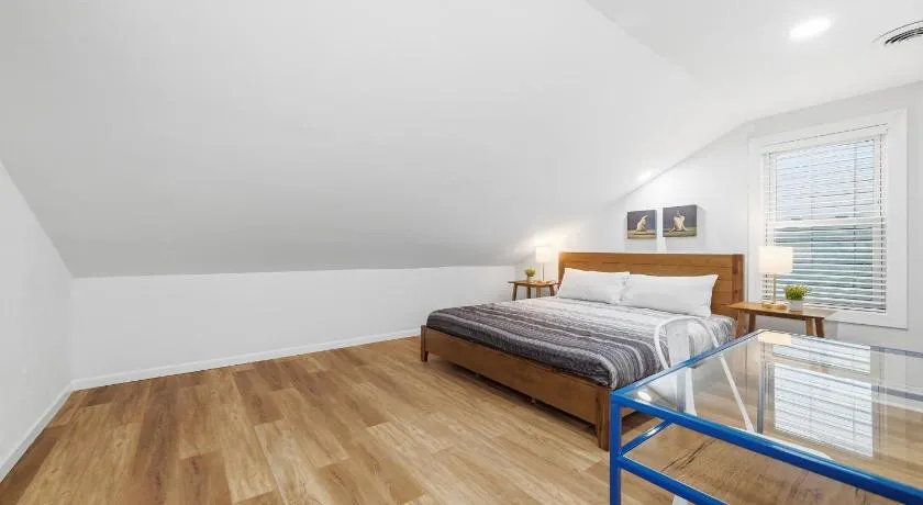 Pittsburgh Millvale E Modern and Quiet Private Bedroom with Shared Bathroom - Image 1
