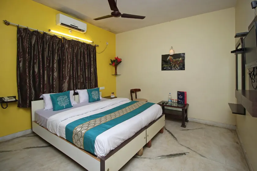 OYO Hotel Sk Regency - Image 1