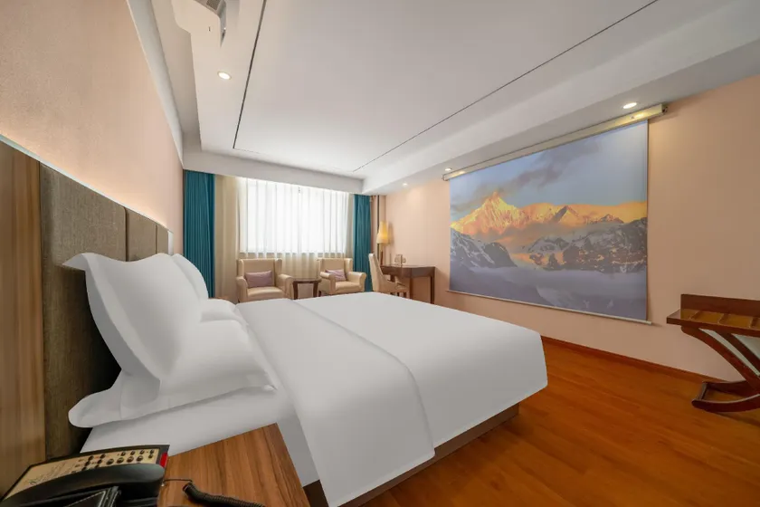Home Inn - Ruibo Yun Hotel - Jiyangjiuquhuanghewanliqing - Image 1