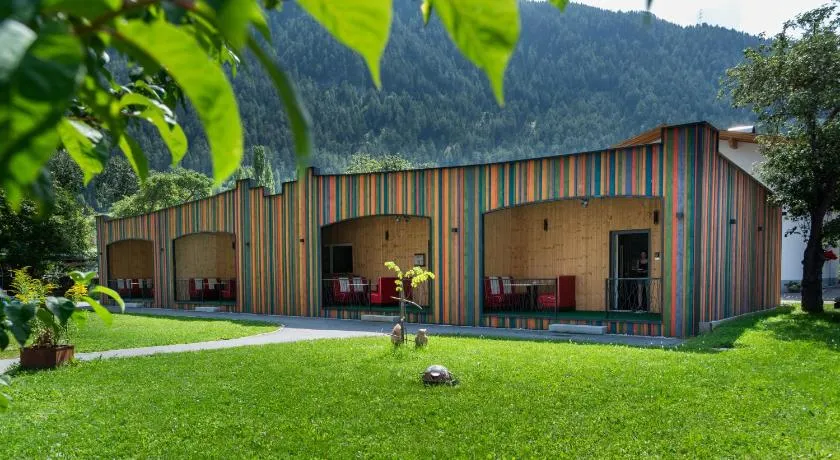 Stadel Chalet Kunterbunt - Image 1