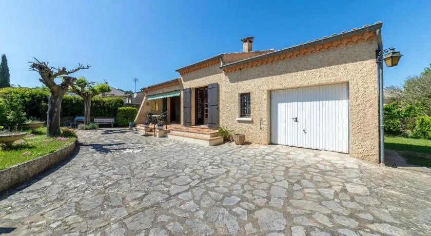 Charmante maison avec terrasse aux portes de l'Ardèche - Image 1