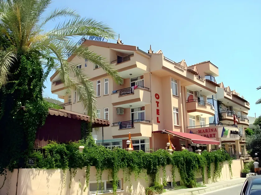Marina Apart Hotel - Image 1