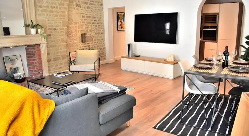 Hyper Centre - Élégant Appartement au Pied des Restaurants et Boutiques - Image 1
