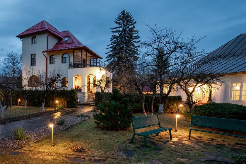 Zaivan Retreat - Image 1