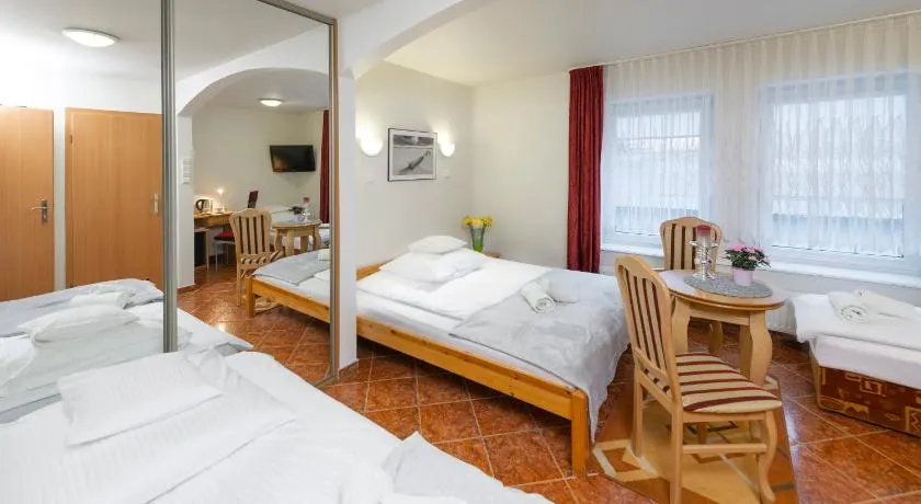 Murena Hotel i Restauracja - Image 1