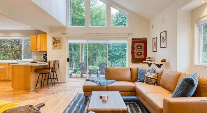 Cedarview Retreat by AvantStay - Image 1
