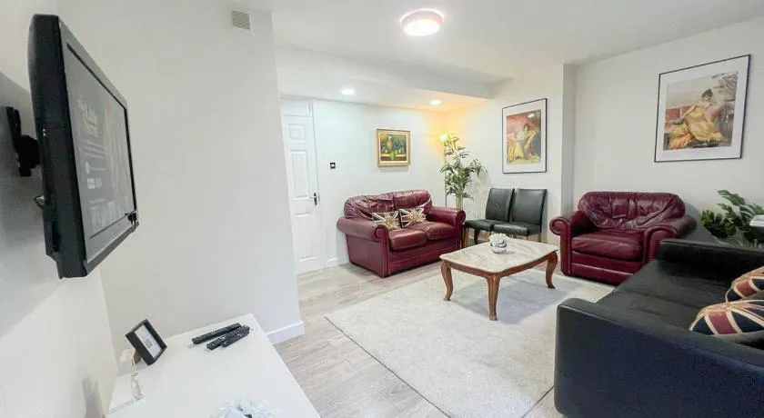 Apartment 3 Bedroom Westminster - Image 1