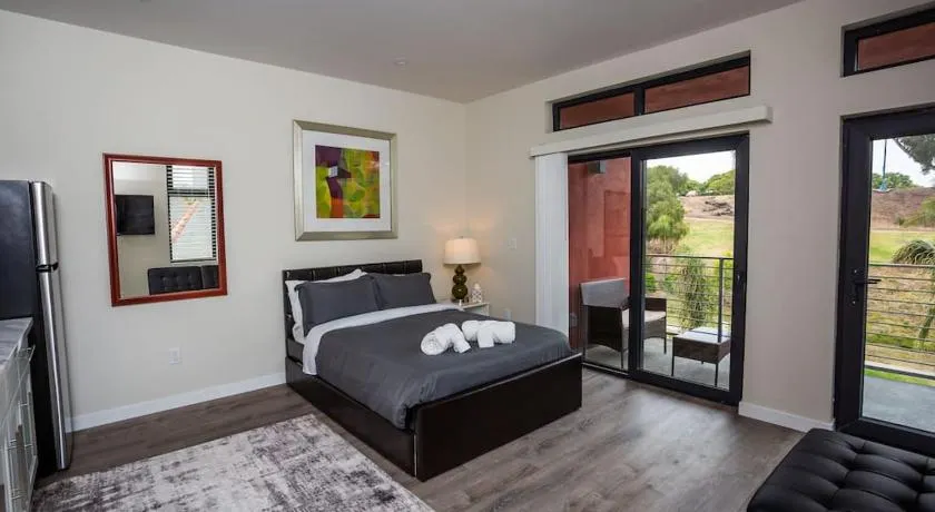 Downtown View 4 Sleepers Studio- Great for Getaway - Image 1