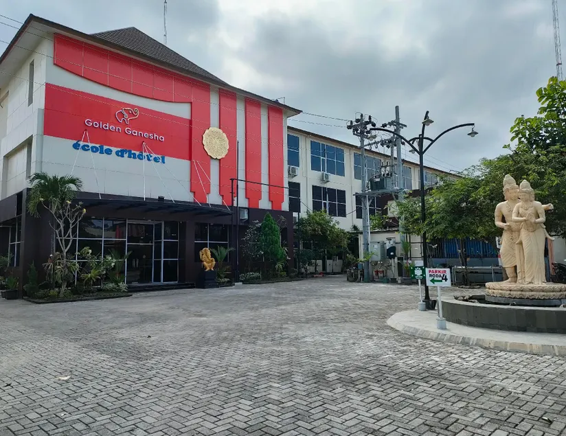Golden Ganesha Hotel Yogyakarta by Ecommerceloka - Image 1