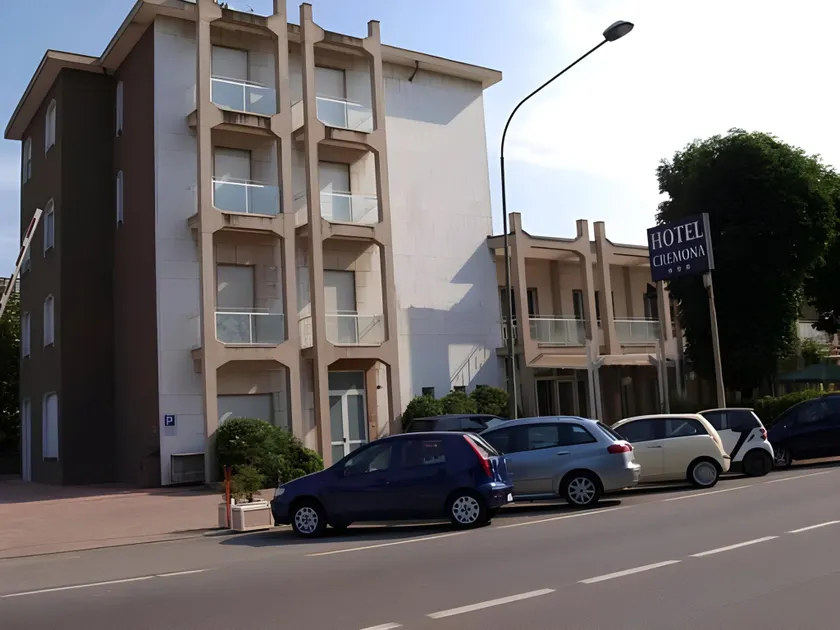 Hotel Cremona Viale - Image 1