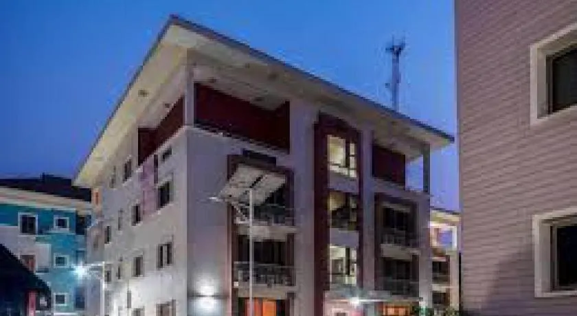 Goosepen 3 Bedrooms Apartment - Image 1