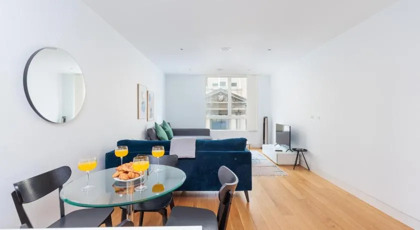 Luxury Holiday Let @ London City - Image 1