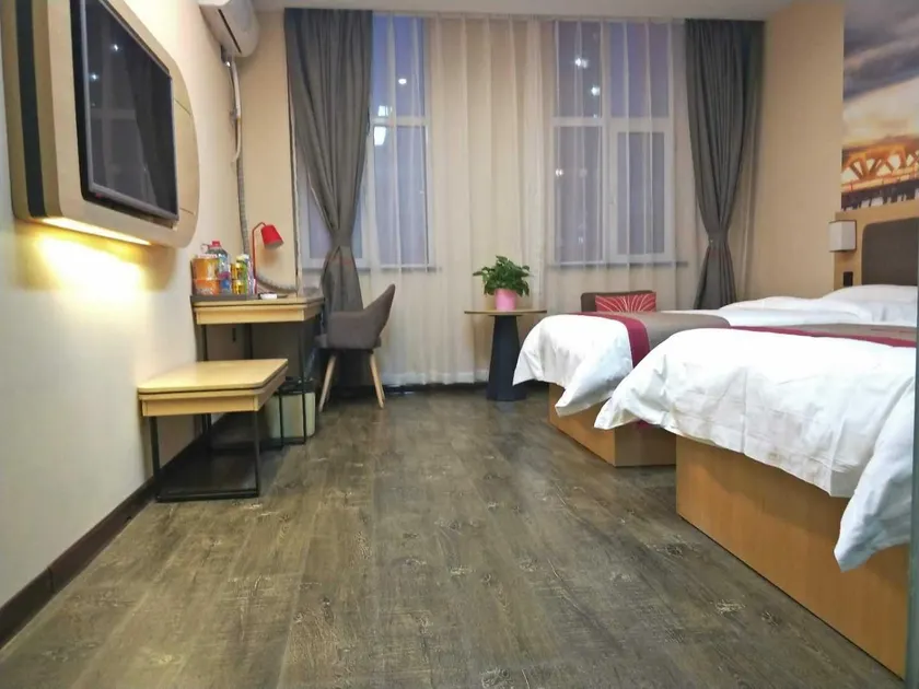 Thank U Chain Hotel (Lingwu Ningdong Town Bauhinia Square Branch) - Image 1