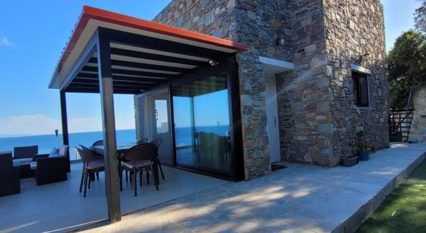 La Mer Villa - Entire Cottage - Image 1