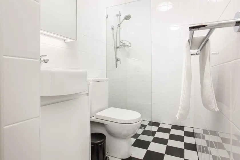 Boutique Studio with Balcony in Perfect Location - Image 1