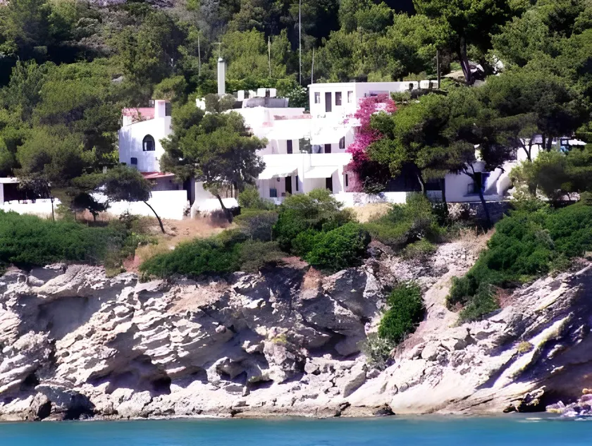 Agistri Club Hotel - Image 1