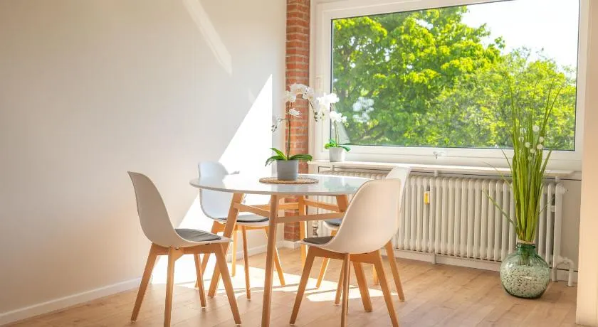 Moin Apartment Mit 2 Balkonen u kostenlosen Parkmöglichkeiten - Image 1