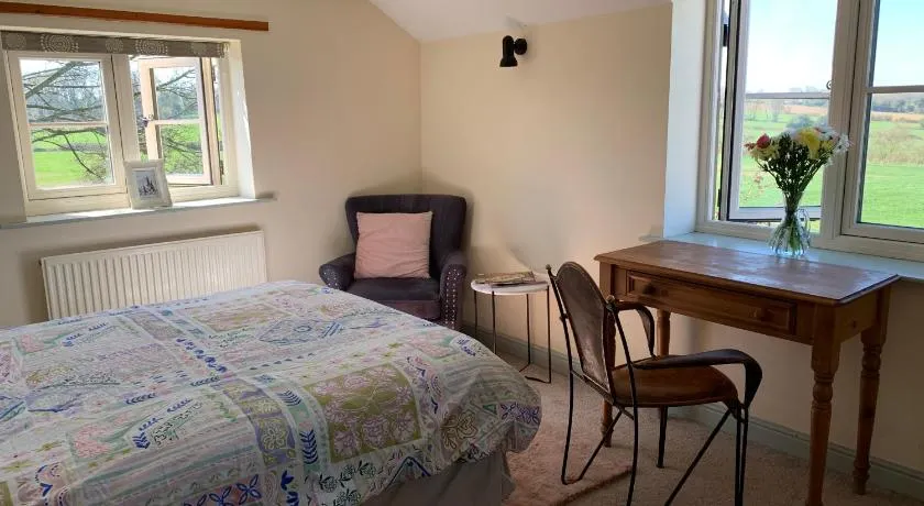 Farmhouse studio near Shrewsbury - Image 1