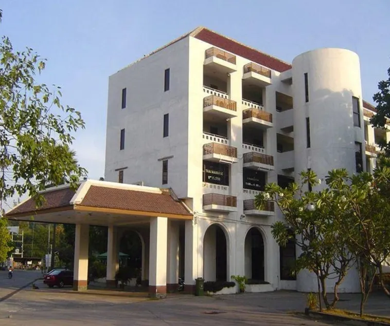 Royal Diamond Hotel - Image 1