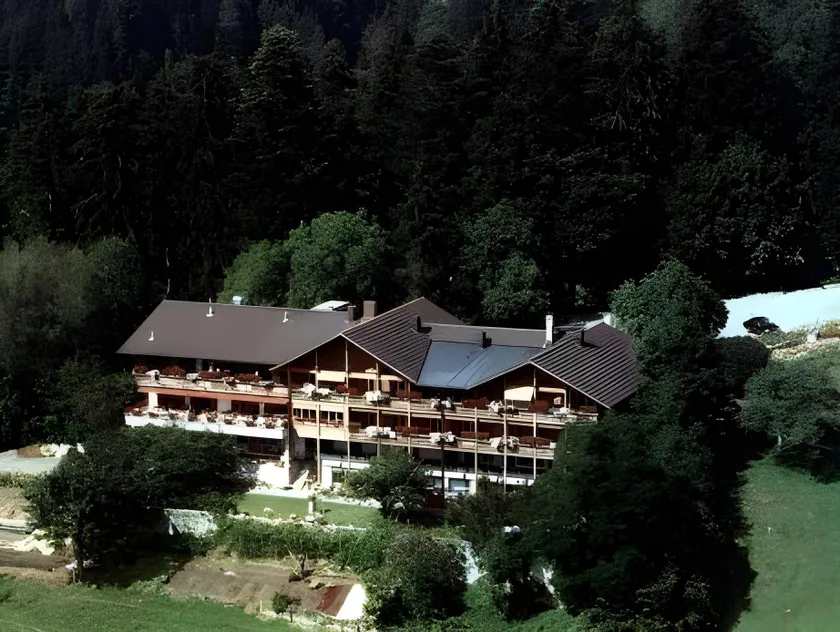 Hotel Bellevue - Image 1