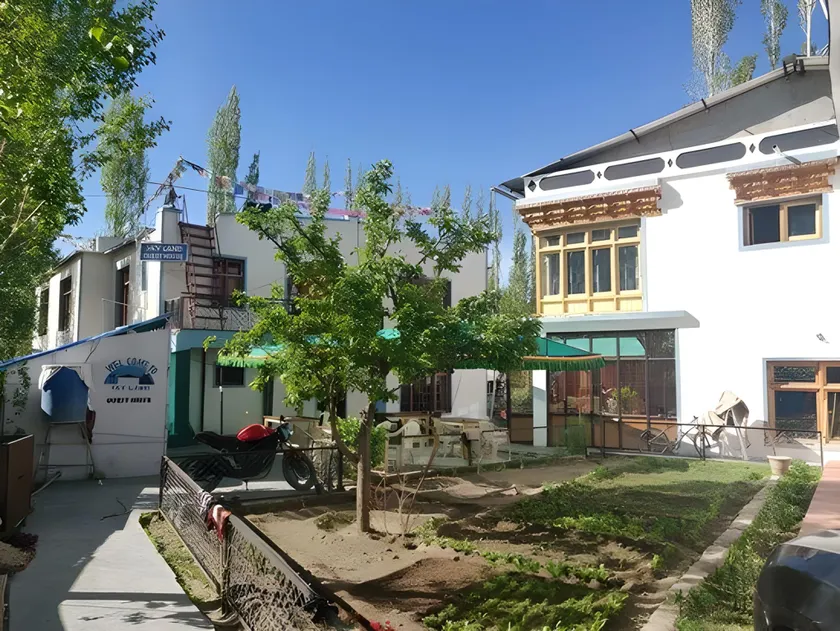 Sky Land guest house - Image 1