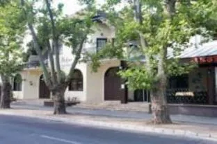 Pater Apartments and Rooms - Image 1