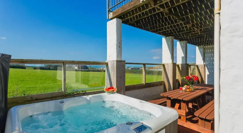 CROYDE VILLA SUNSEA 6 Bedrooms - Image 1