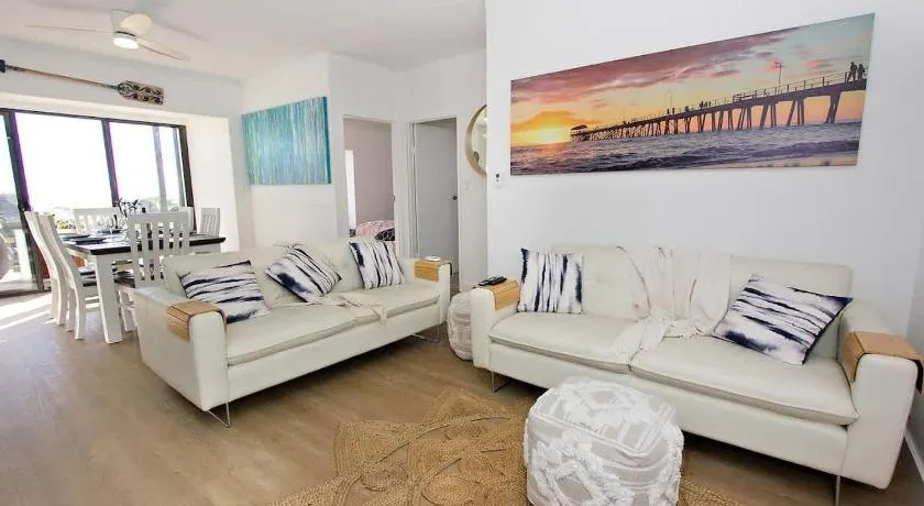 Beach Stayz Semaphore Upstairs Two Bedroom Apartment - Image 1