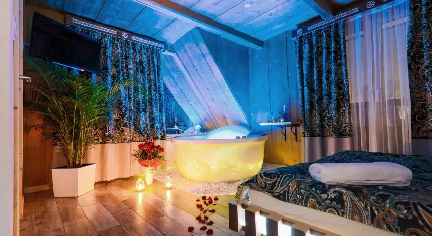 GÓRALSKA VILLA APARTAMENTY Z JACUZZI & HOME SPA & Zakopane - Image 1