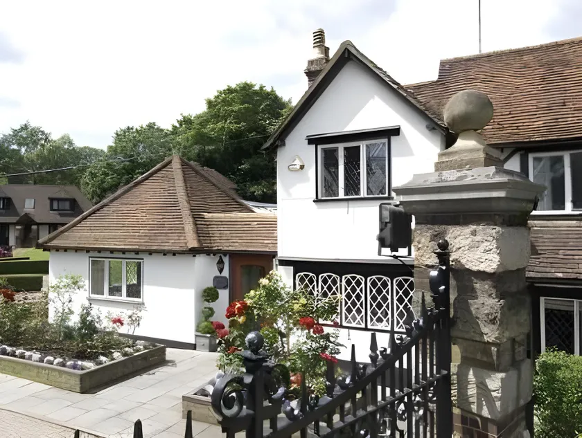 Boxmoor Lodge Hotel - Image 1