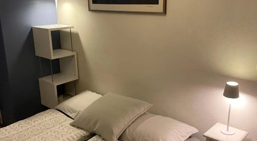 Gemütliche Zimmer mit eigenem Badezimmer am guter Lage - Image 1